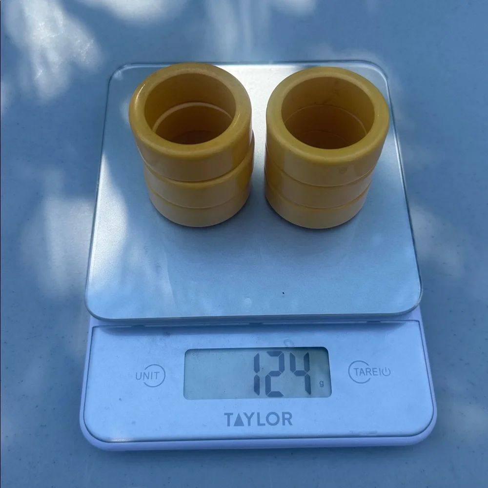 Vintage MCM Bakelite Yellow Napkin Ring Holders Set of 6, Retro Homeware - Picture 3 of 3